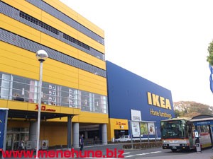 IKEA港北店のエントランス